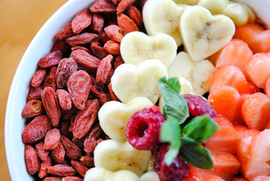 raspberry, banana, strawberry, bowl, goji, breakfast, healthy, organic, goji, goji, goji, goji, goji, breakfast